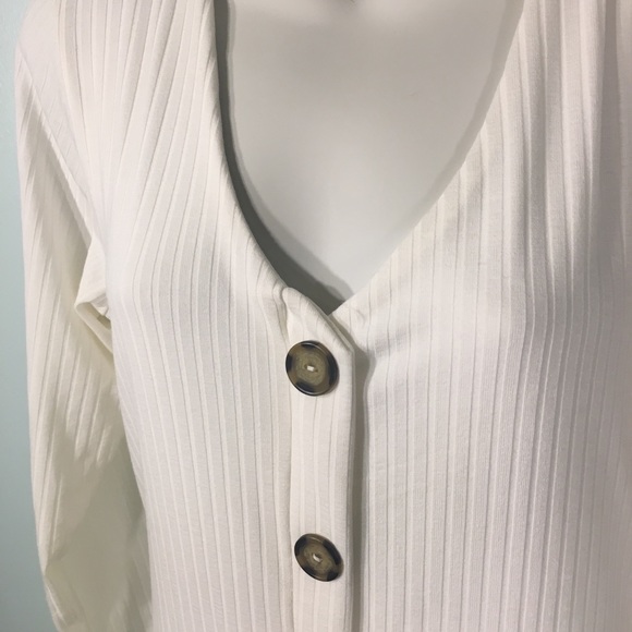 Cream Button Ribbed LS Charlotte Russe NWT Plus 2X - Picture 2 of 8
